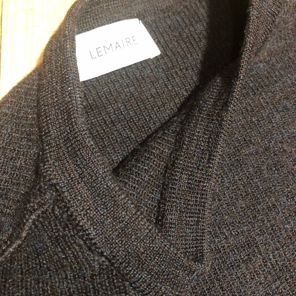 Crewneck 100%wool sweater.Slight signs of wear no damage. Dark brown size M - Picture 4 of 7